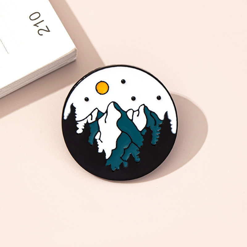 Outdoor Adventure Enamel Pins  - Outdoor Adventure Friends recension och pris