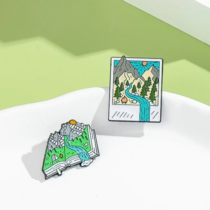 Adventure-Themed Enamel Pins:  - Outdoor Adventure Friends recension och pris